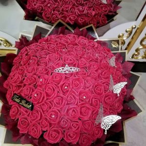 вечен букет от 101 рози и корона