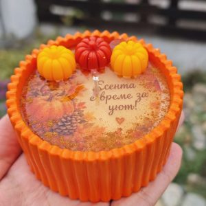Есенна свещ „Време за уют“ от соев и гел восък Есенна свещ „Време за уют“ от соев и гел восък