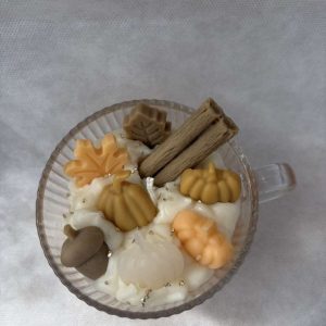 Ръчно изработена есенна свещ