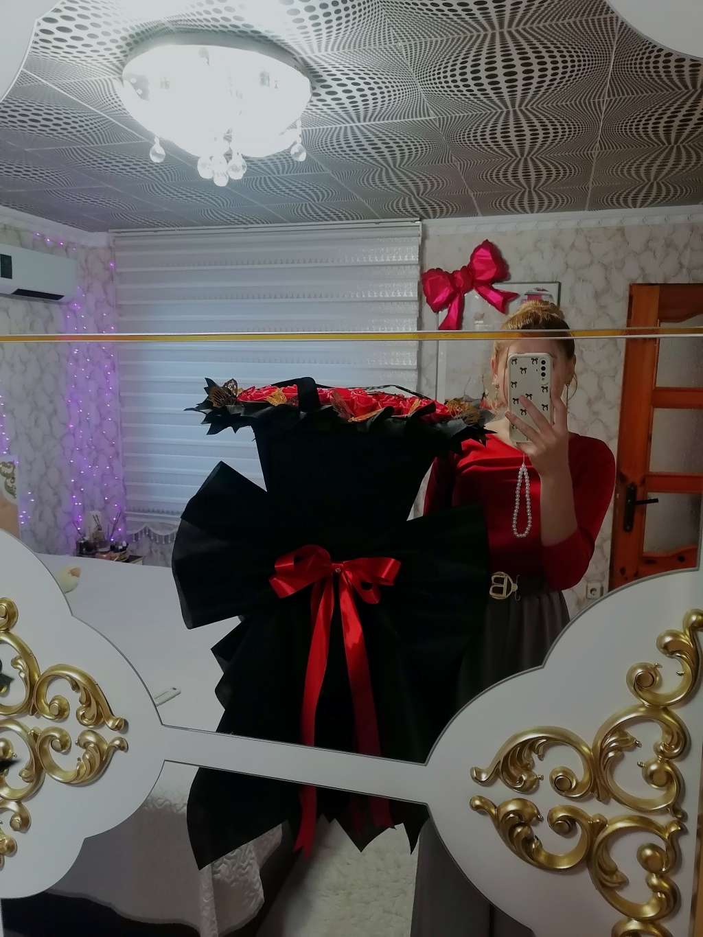 вечен букет от 99 рози с надпис вечен букет от 99 рози с надпис