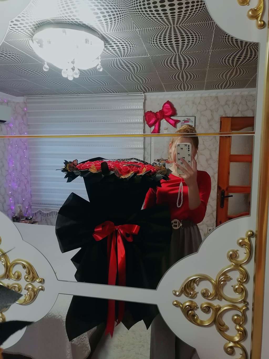 вечен букет от 99 рози с надпис вечен букет от 99 рози с надпис